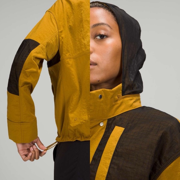 Lululemon Water-Repellent Mesh Jacket in Gold Spice / Black - Picture 4 of 15